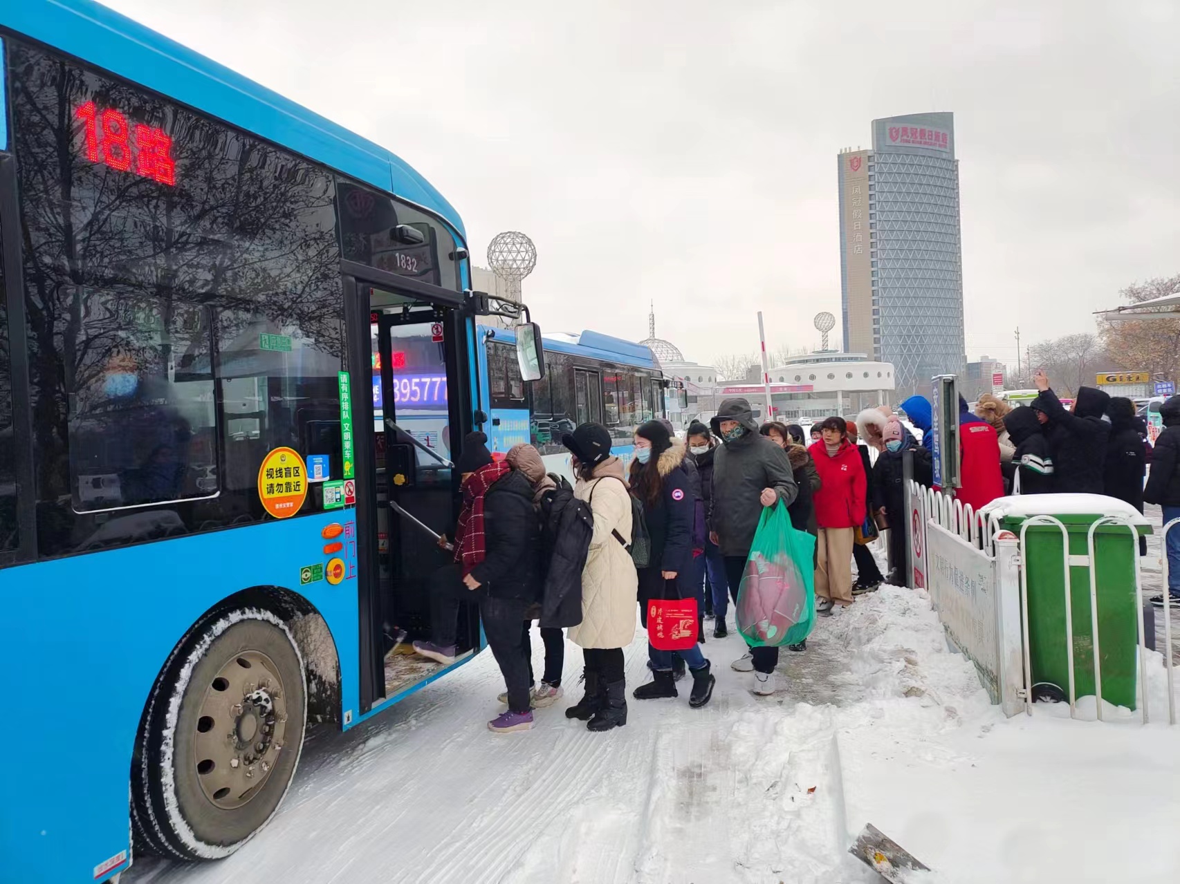 迎戰(zhàn)龍年首場(chǎng)降雪，德州交投公交集團(tuán)全力保障市民安全出行